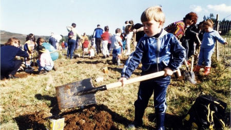 Voz Natura cumple un cuarto de siglo luchando contra el fuego y reforestando