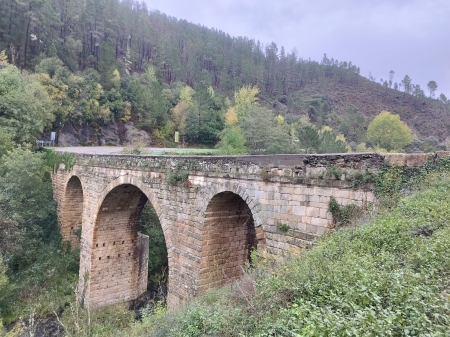 Unha ponte dúas veces milenaria