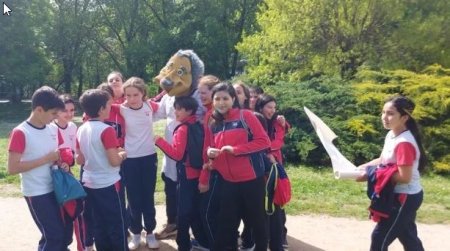 El profesor Gongo promueve la Carta de la Tierra