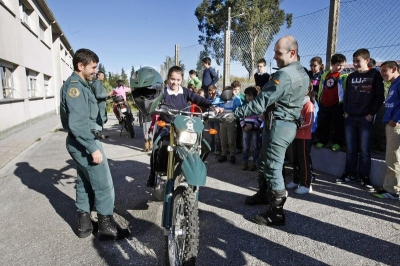 El Seprona vuelve a las aulas para luchar contra los incendios